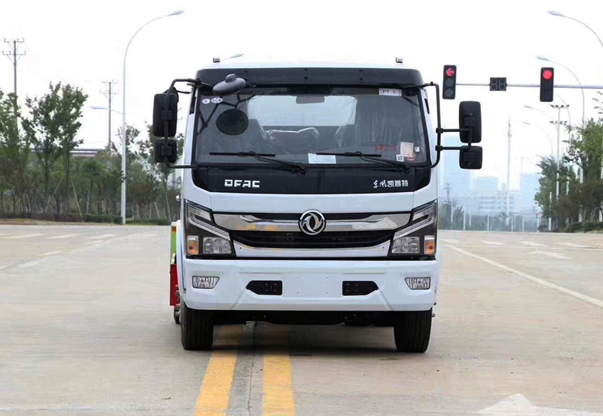 國(guó)六東風多利卡10方灑水車