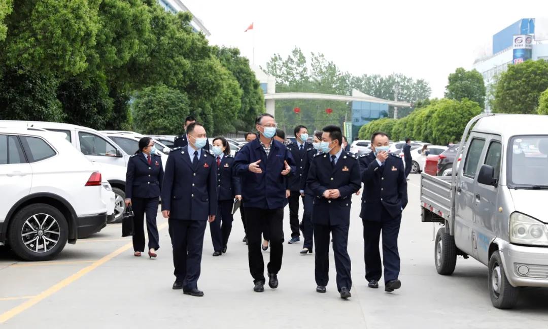 随州市稅務局與程力專用汽車共同舉辦“減稅費優服務，助複産促發(fā)展 ”